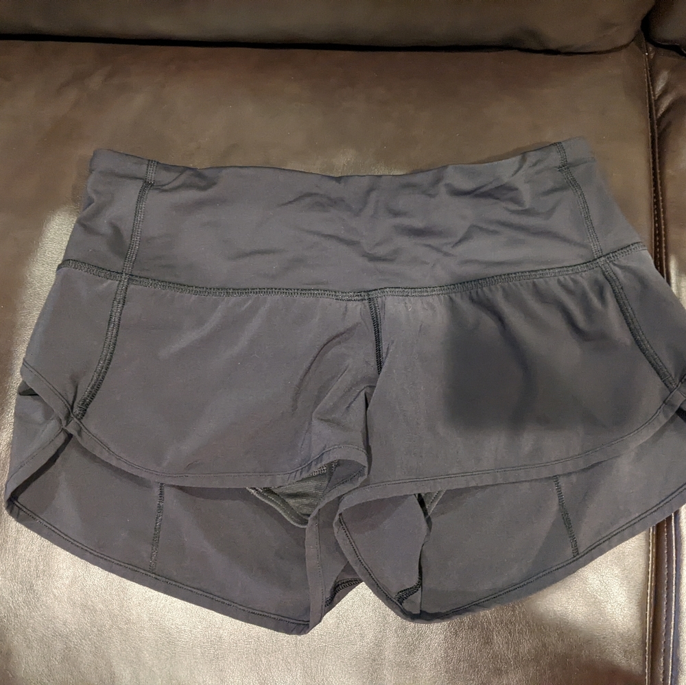 Lululemon Speed-up mid-rise lined shorts Sz.4 2.5"